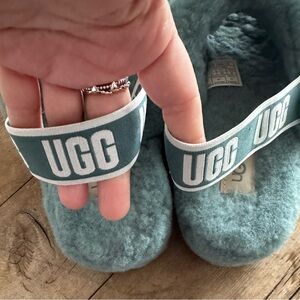 UGG Fluff Yeah slides slippers in Blue size 8 like new fuzzy